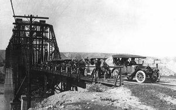 Model Ts on the bridge