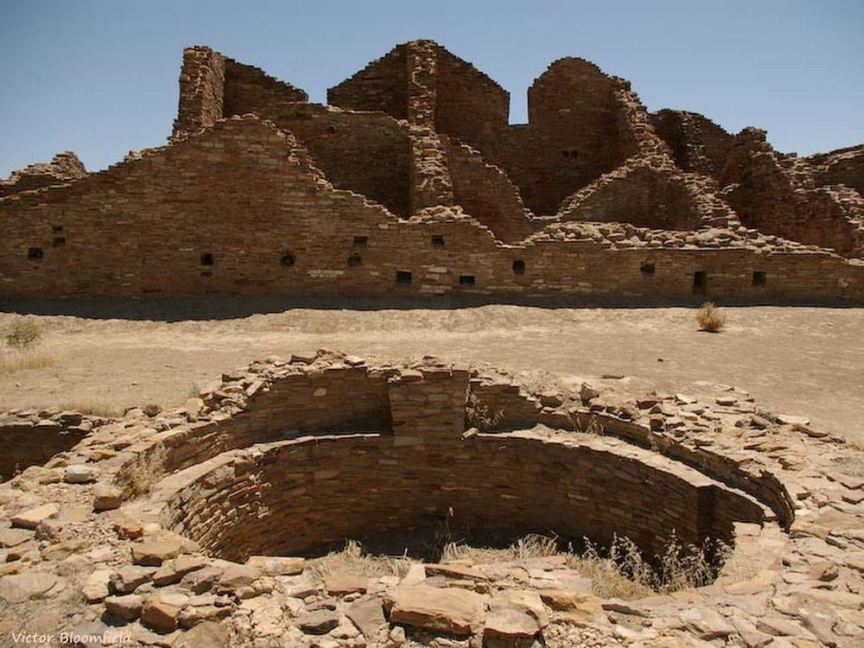 Kiva in front of Pueblo Bonito