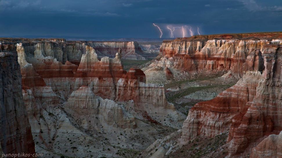 Lightning strike over the canyon