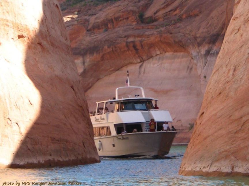 Tour boat from Lake Powell